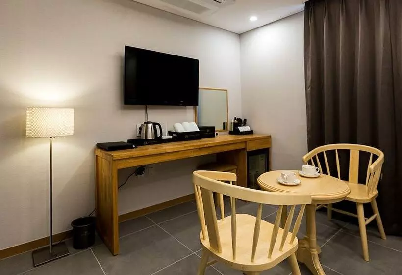 Cityhall Hotel Jeju