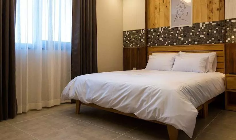 Cityhall Hotel Jeju