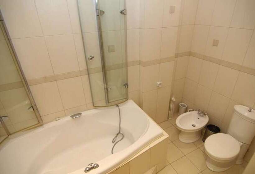 Lakshmi Apartment Red Square