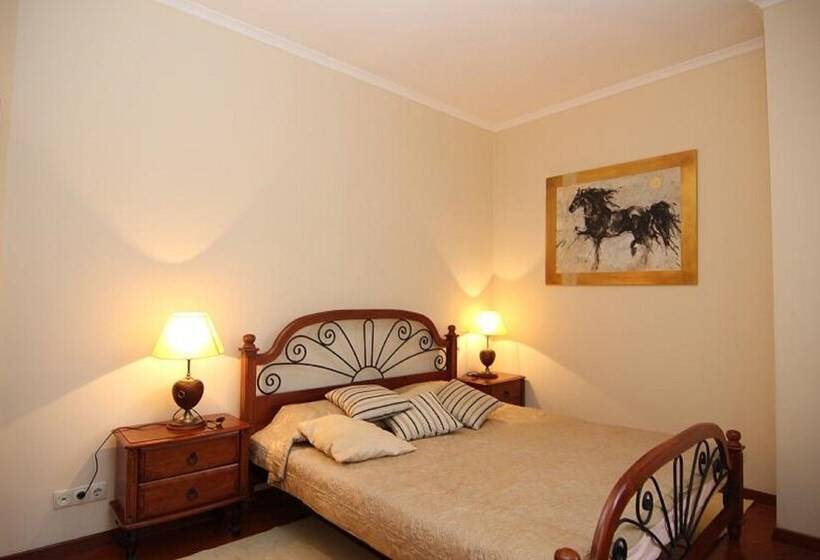 Lakshmi Apartment Red Square