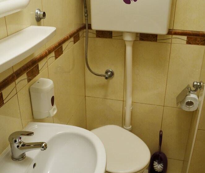 M & J Central Suites