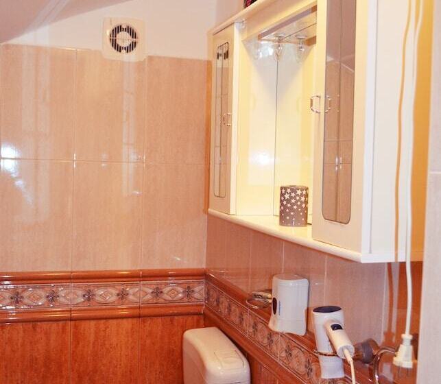 M & J Central Suites