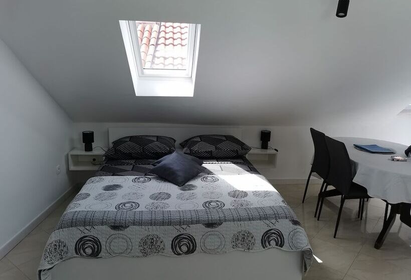 M & J Central Suites