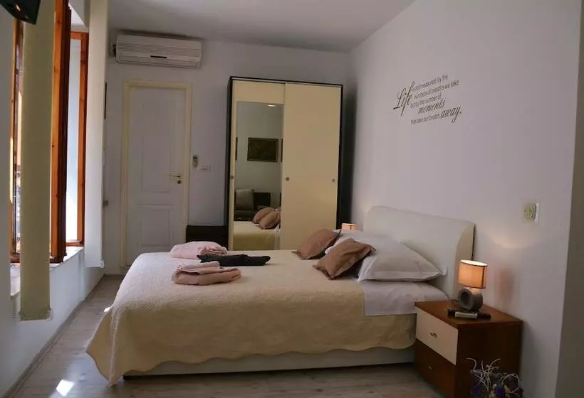 M & J Central Suites