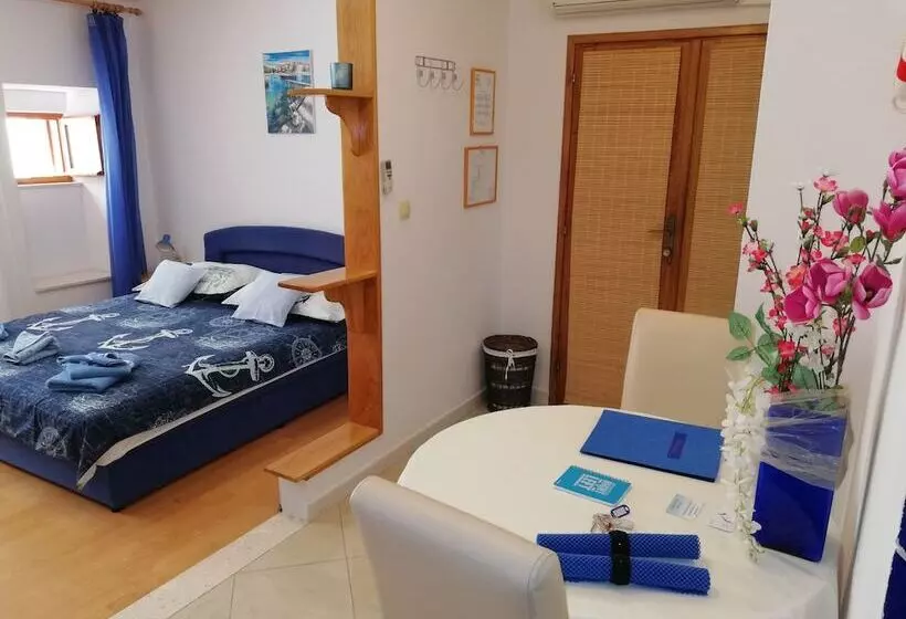 M & J Central Suites