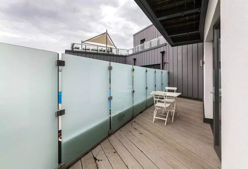 Roomspace Serviced Apartments   Vertex House