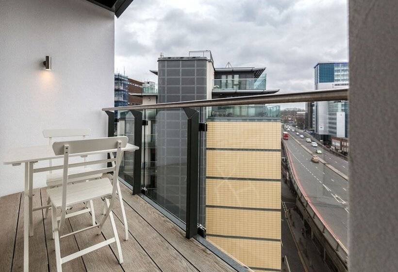 Roomspace Serviced Apartments Vertex House