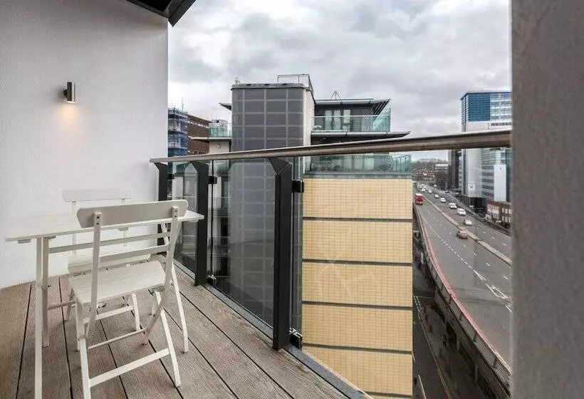 Roomspace Serviced Apartments   Vertex House