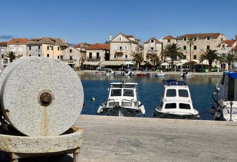 Apartment Dot Deluxe