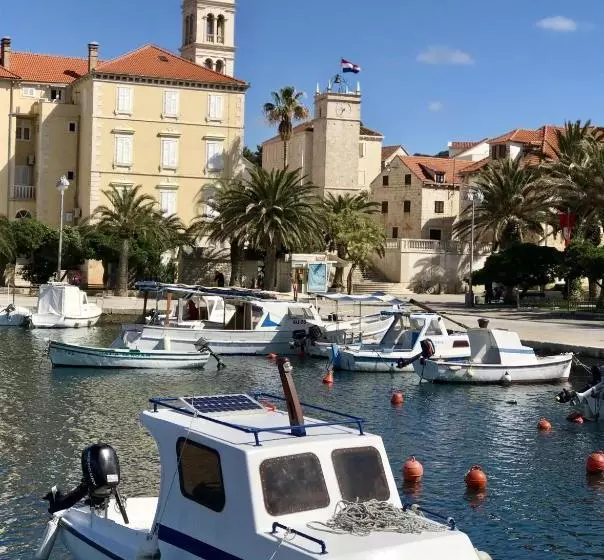 Apartment Dot Deluxe