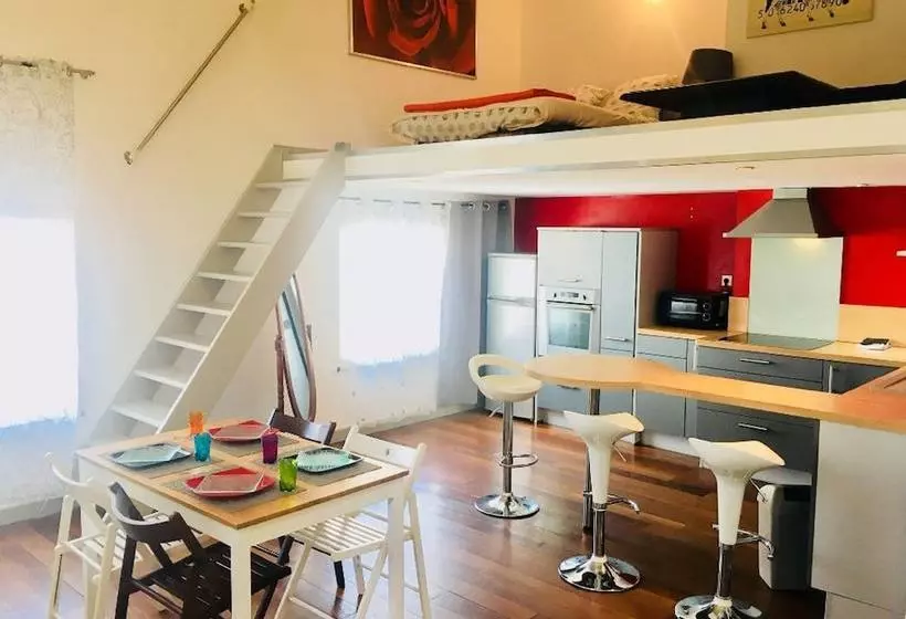 Cœur De Ville   Climatisé, Rénové & Wifi   Grand T2   La Loge D Aristide