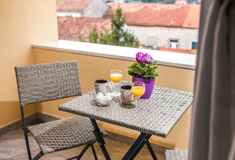 بنسيون Apartments Sunshine Home