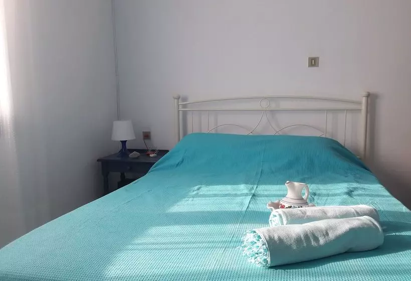 پانسیون House On The Wave