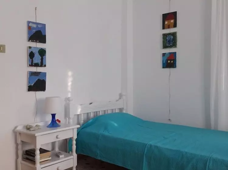 پانسیون House On The Wave