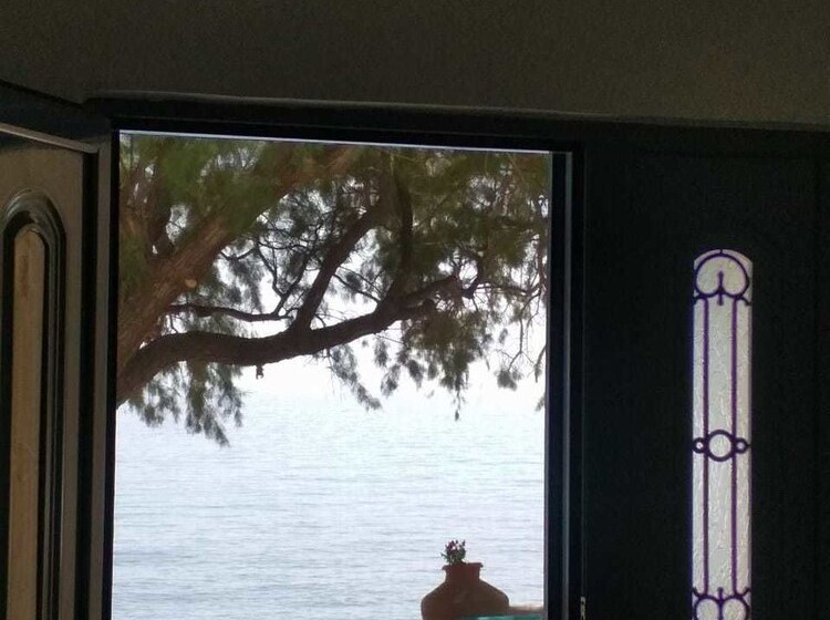 بنسيون House On The Wave