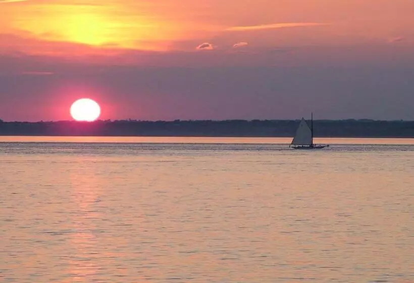 Promenade Apartment With Own Beach Hut