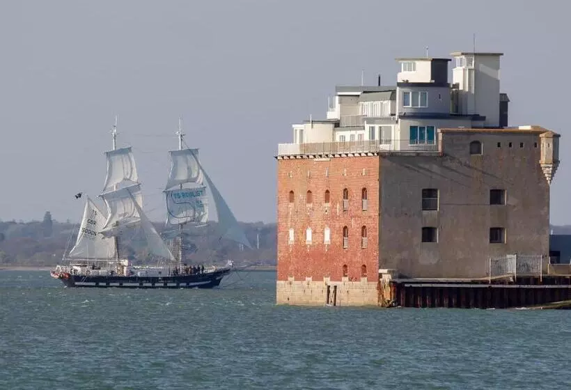 Promenade Apartment With Own Beach Hut