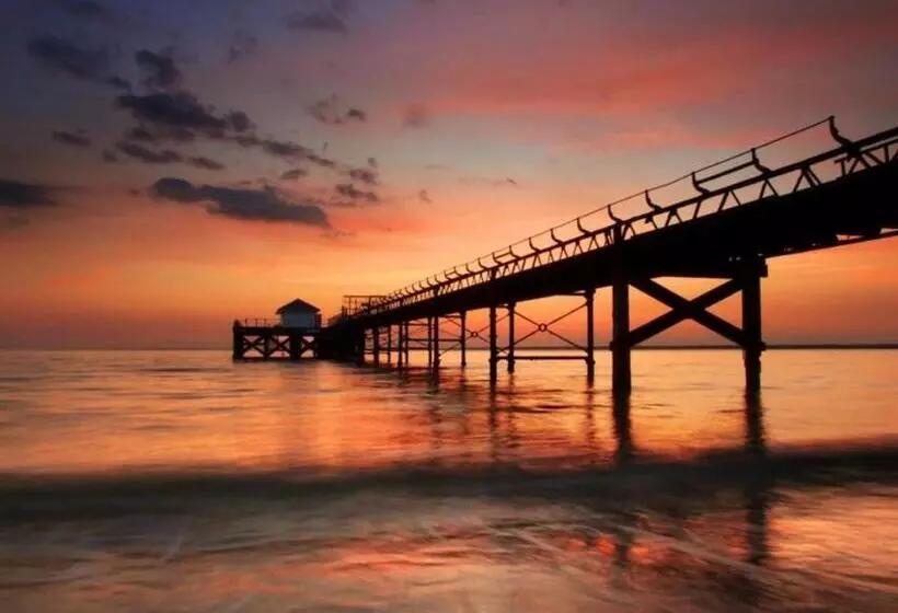 Promenade Apartment With Own Beach Hut