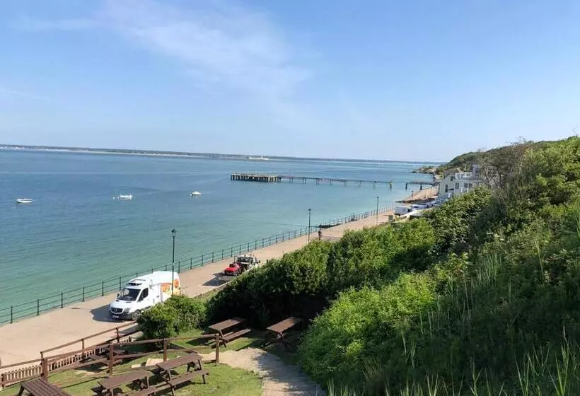 Promenade Apartment With Own Beach Hut