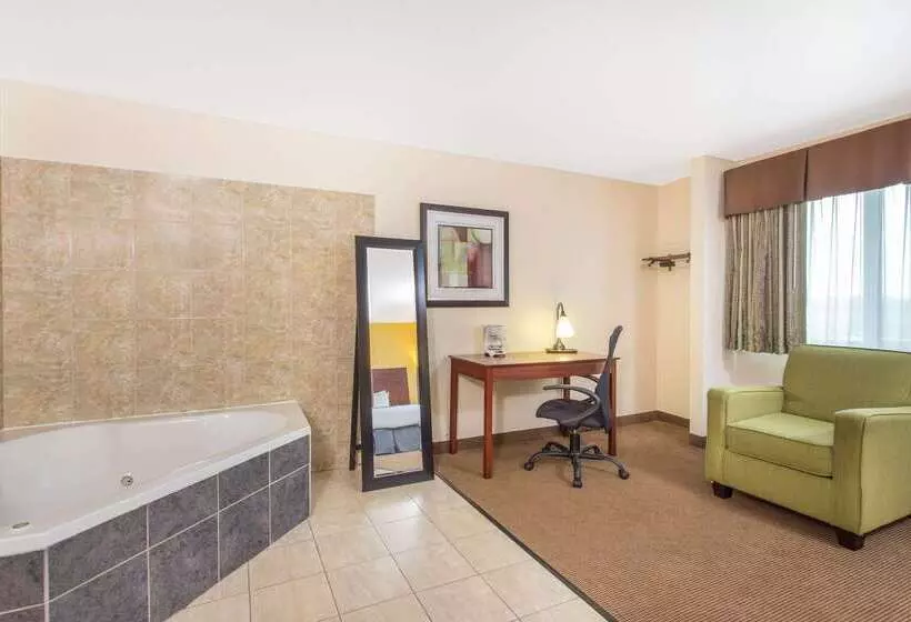 酒店 Baymont By Wyndham Dubuque