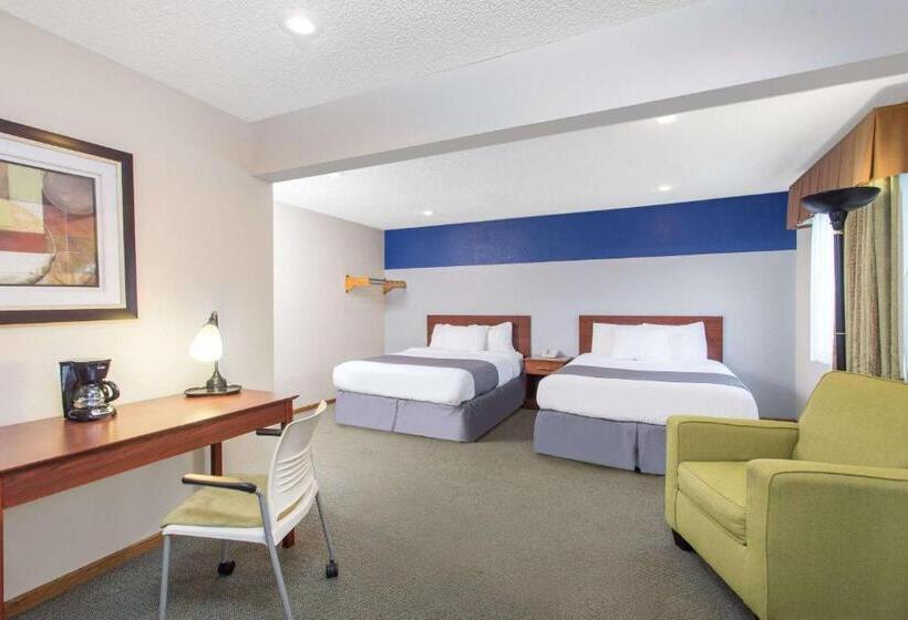 فندق Baymont By Wyndham Dubuque