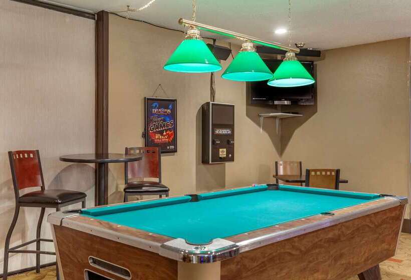 Отель Holiday Inn Ontario, An Ihg