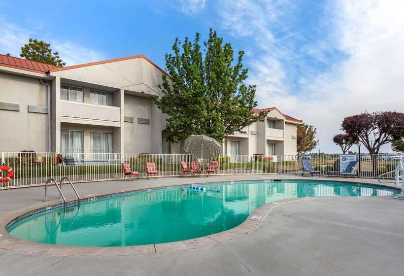 Отель Holiday Inn Ontario, An Ihg