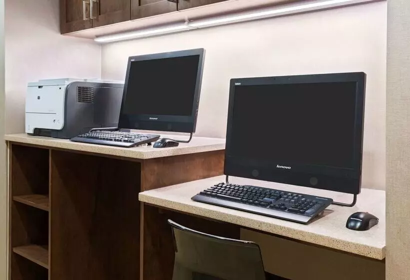 Отель Hampton Inn Charlotteuniversity Place