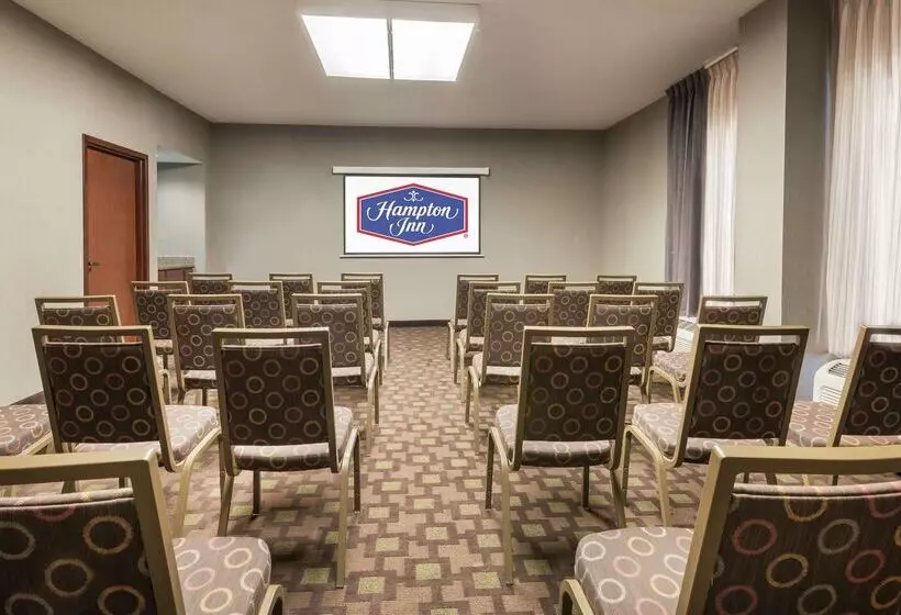 Отель Hampton Inn Charlotteuniversity Place