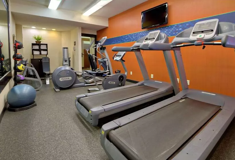 Отель Hampton Inn Charlotteuniversity Place