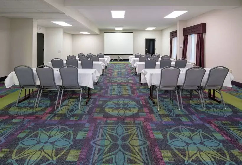 هتل Hampton Inn By Hilton Hopewell Fort Gregg Adams