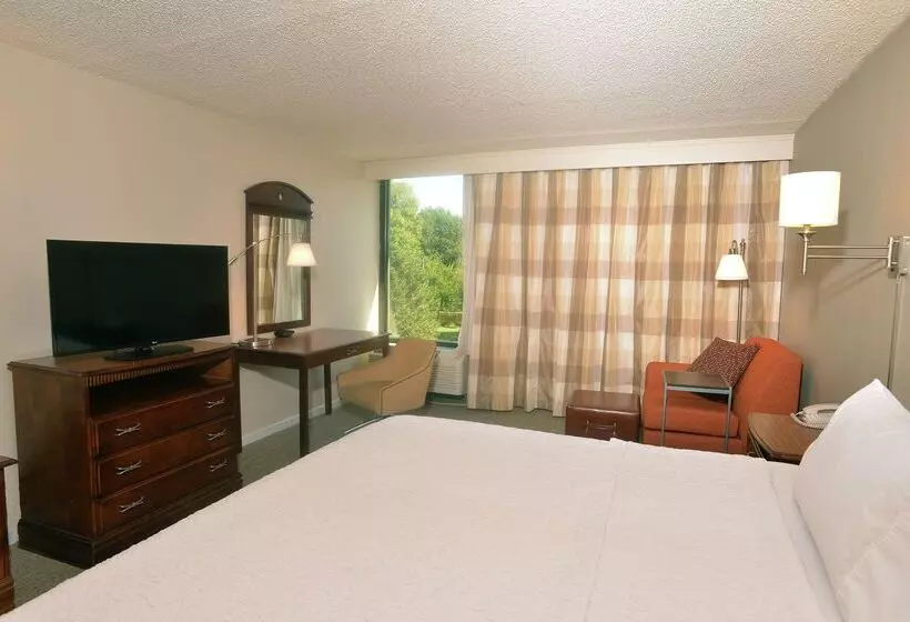 هتل Hampton Inn Springfield South