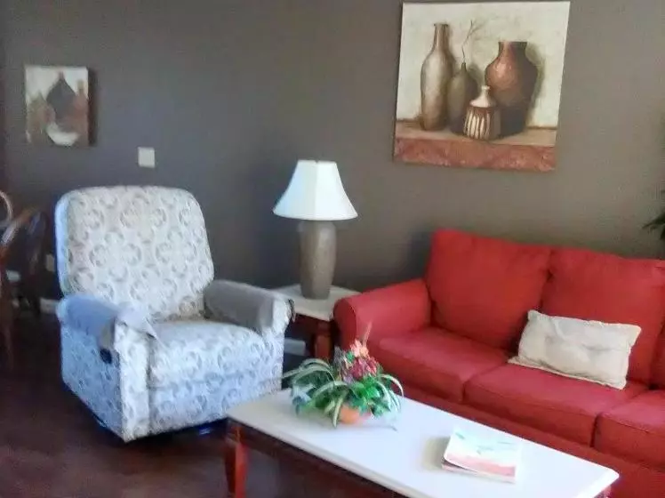 בית מלון כפרי Hidden Palms Resort & Condominiums