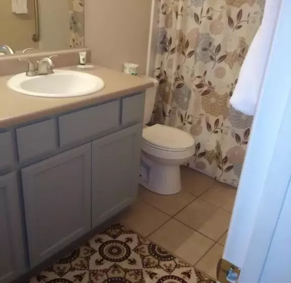 בית מלון כפרי Hidden Palms Resort & Condominiums