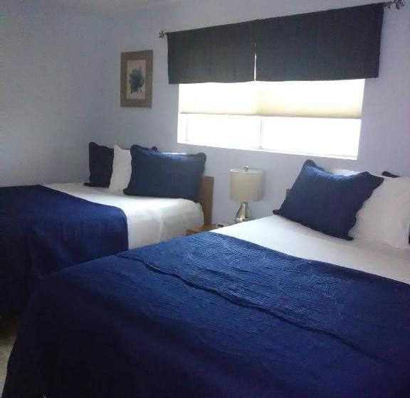 Отель Hidden Palms Resort & Condominiums