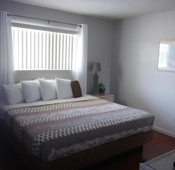 Отель Hidden Palms Resort & Condominiums