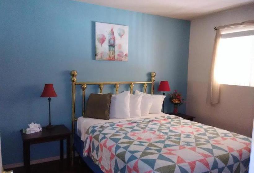 Отель Hidden Palms Resort & Condominiums