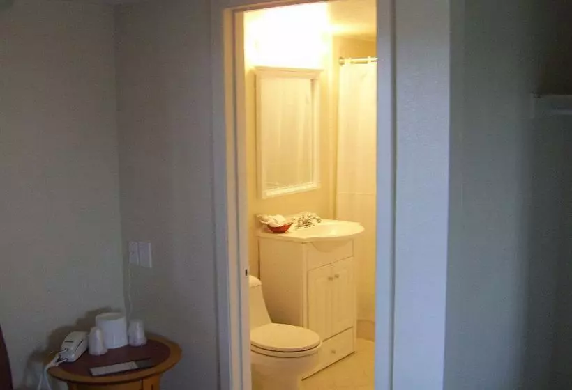 ホテル Hillsdale Inn