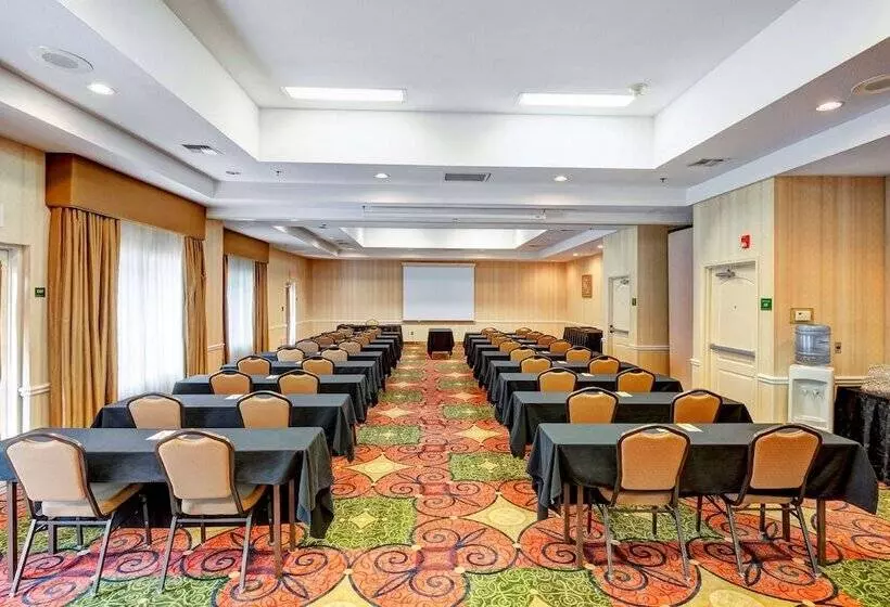 호텔 Hilton Garden Inn Portland Airport