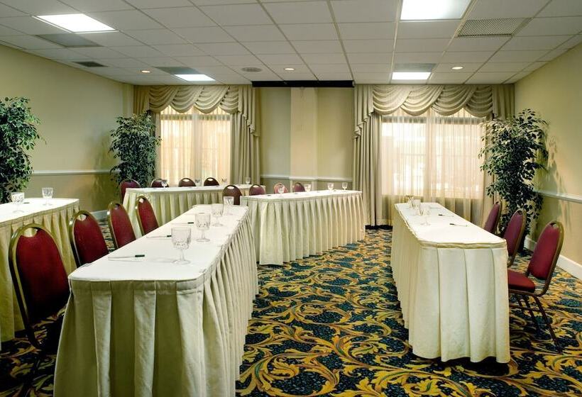 Отель Holiday Inn Port St. Lucie, An Ihg