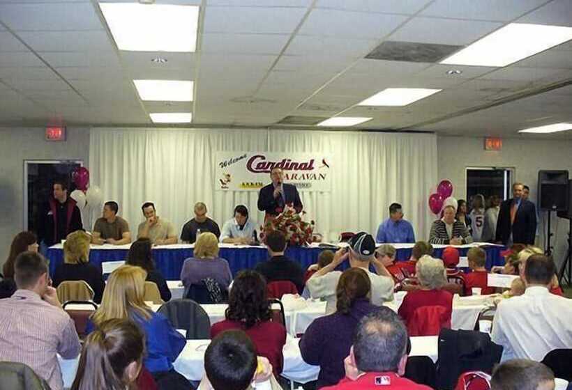 ホテル Howard Johnson by Wyndham Hannibal