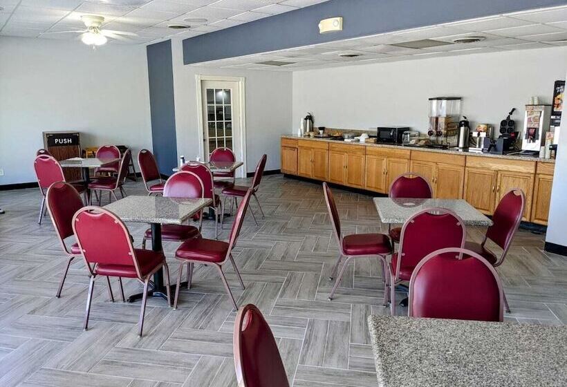 ホテル Howard Johnson by Wyndham Hannibal