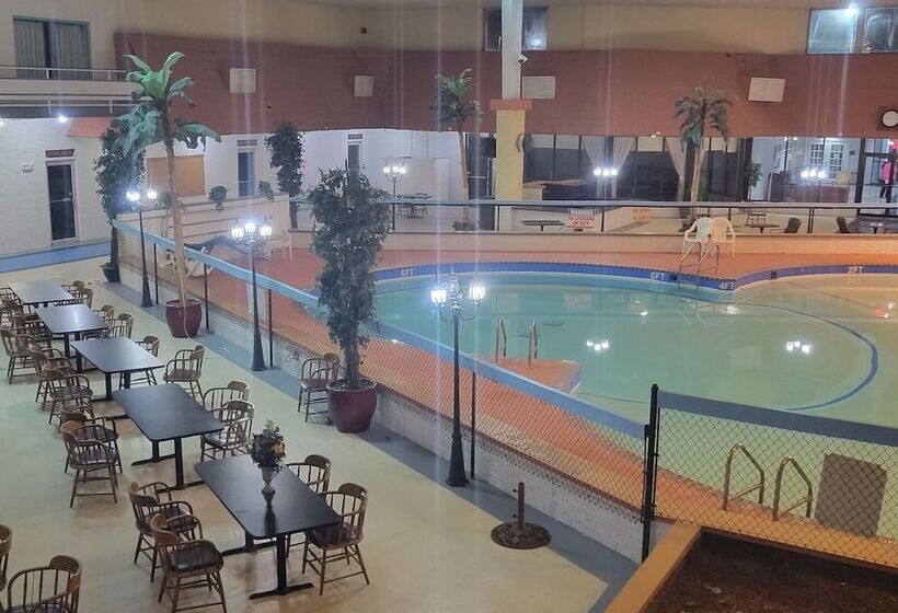 ホテル Howard Johnson by Wyndham Hannibal