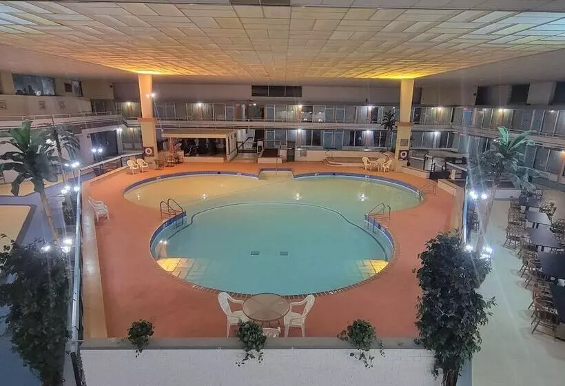 Отель Howard Johnson by Wyndham Hannibal