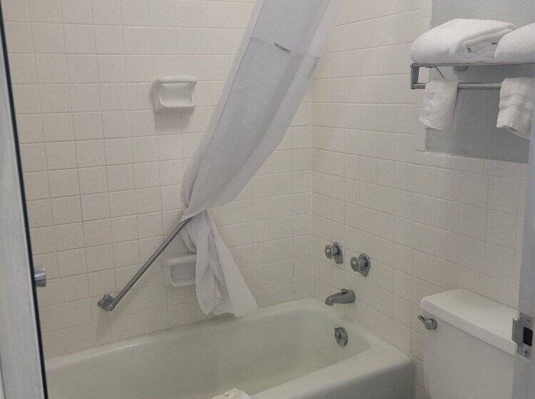 ホテル Howard Johnson by Wyndham Hannibal