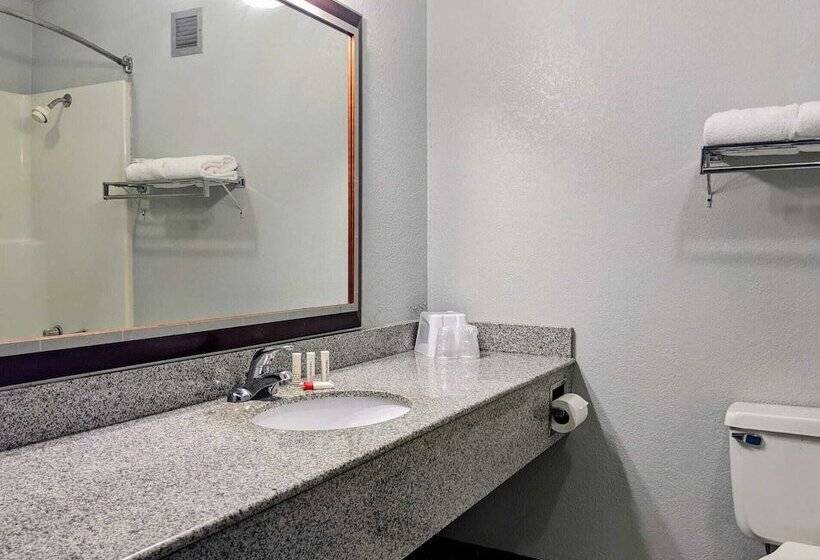 ホテル Howard Johnson by Wyndham Hannibal