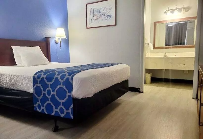 Отель Howard Johnson by Wyndham Hannibal