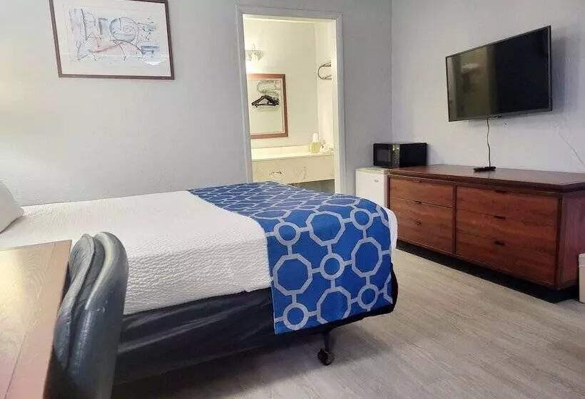 Отель Howard Johnson by Wyndham Hannibal