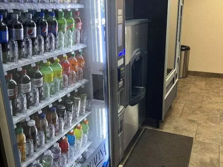 هتل Clarion Pointe Wenatchee