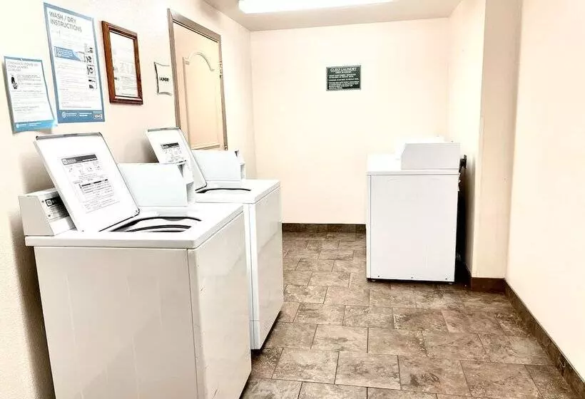 هتل Clarion Pointe Wenatchee